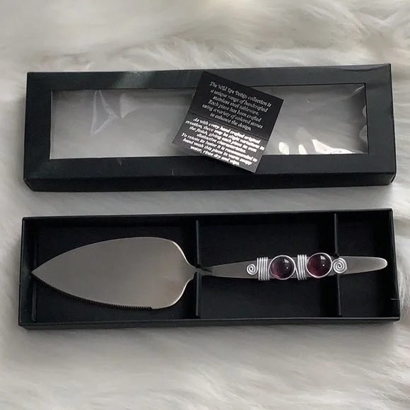 Wild Eye Designs~ Cake Server - Picture 1 of 5